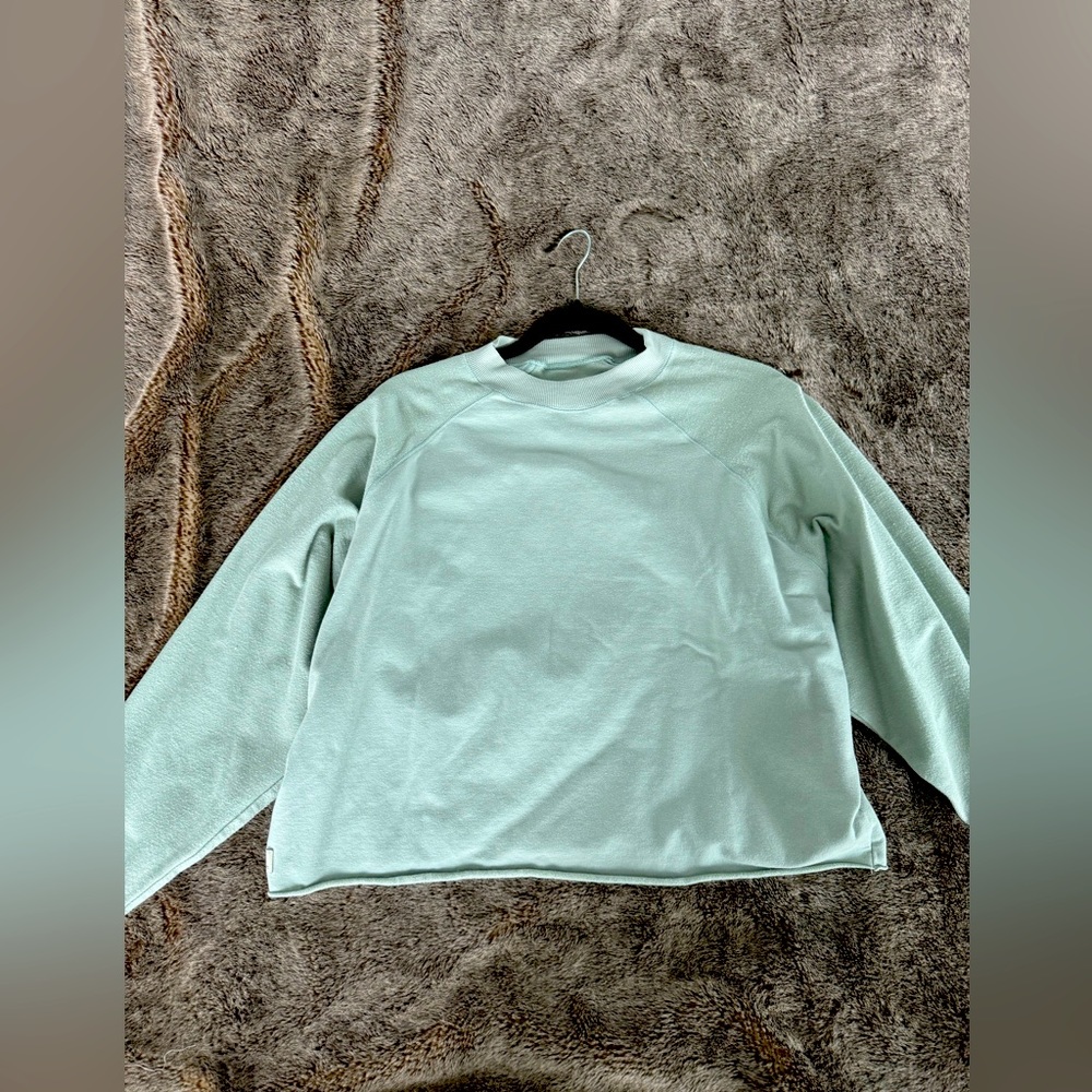 Vuori cropped pullover sweatshirt